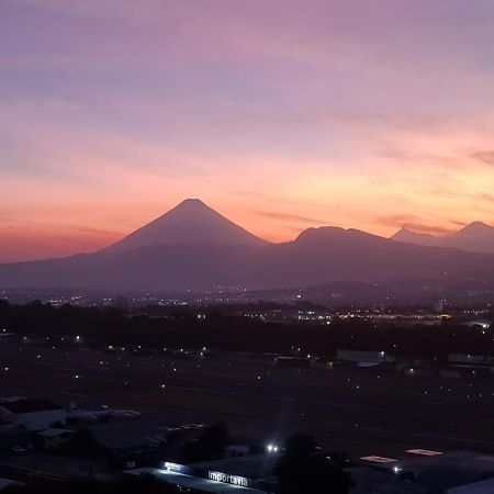 Amazing Volcano Views In Front Of Airport Guatemala Exterior foto